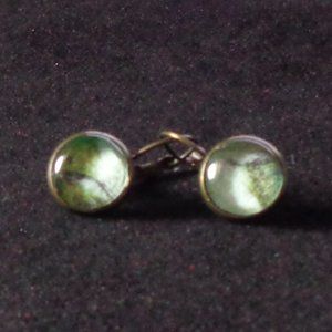 Round CABOCHON Shades of Green LEVERBACK EARRINGS .5" Diameter set in COPPER